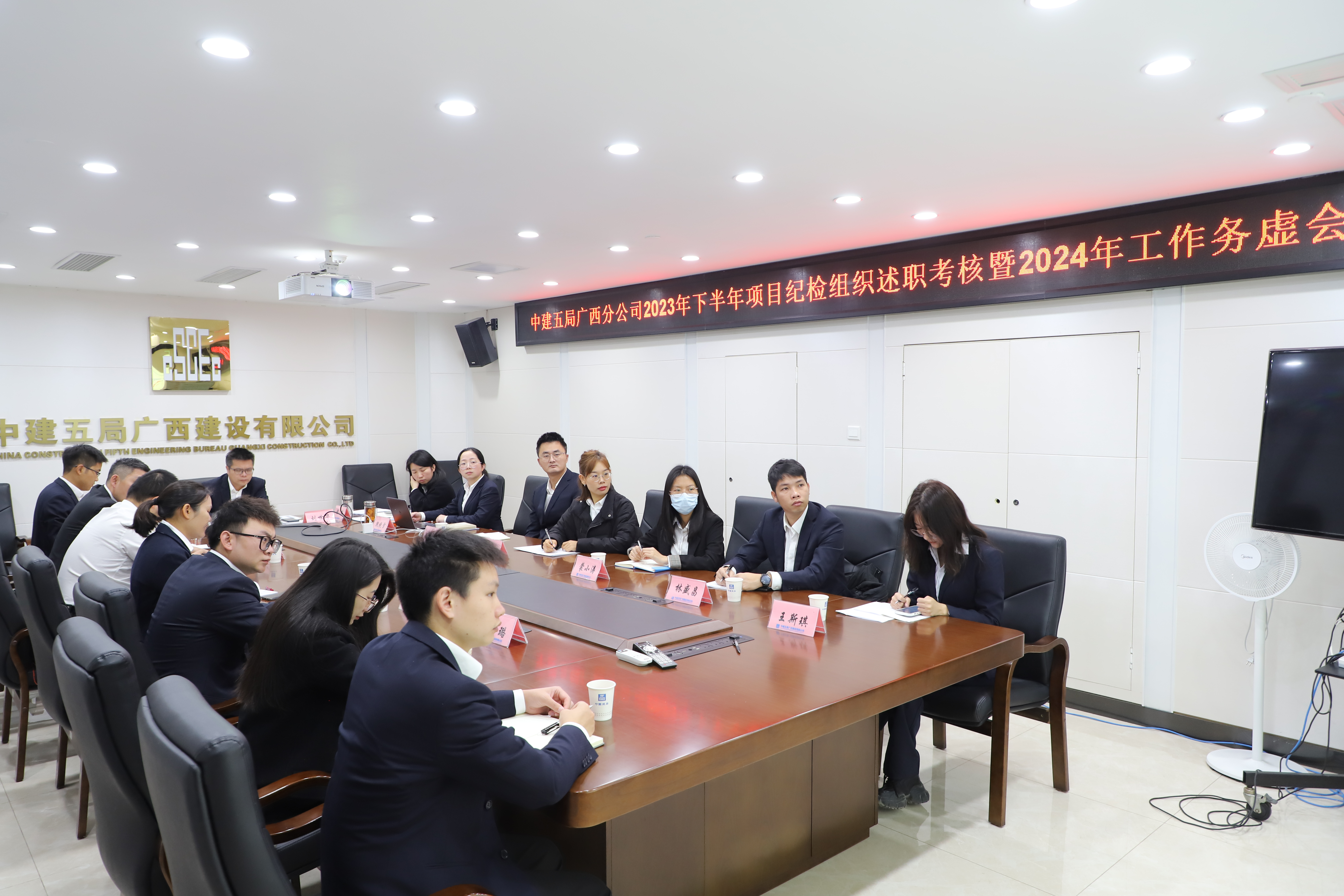 d71a90726894f577471bc64b1d1a192.jpg d71a90726894f577471bc64b1d1a192.jpg