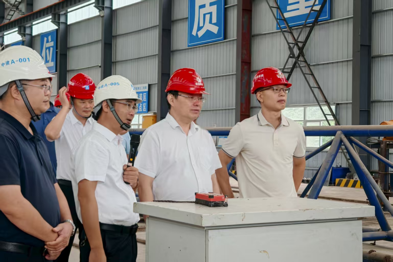 湖南高速集团党委书记、董事长罗卫华赴零道高速项目调研.jpg