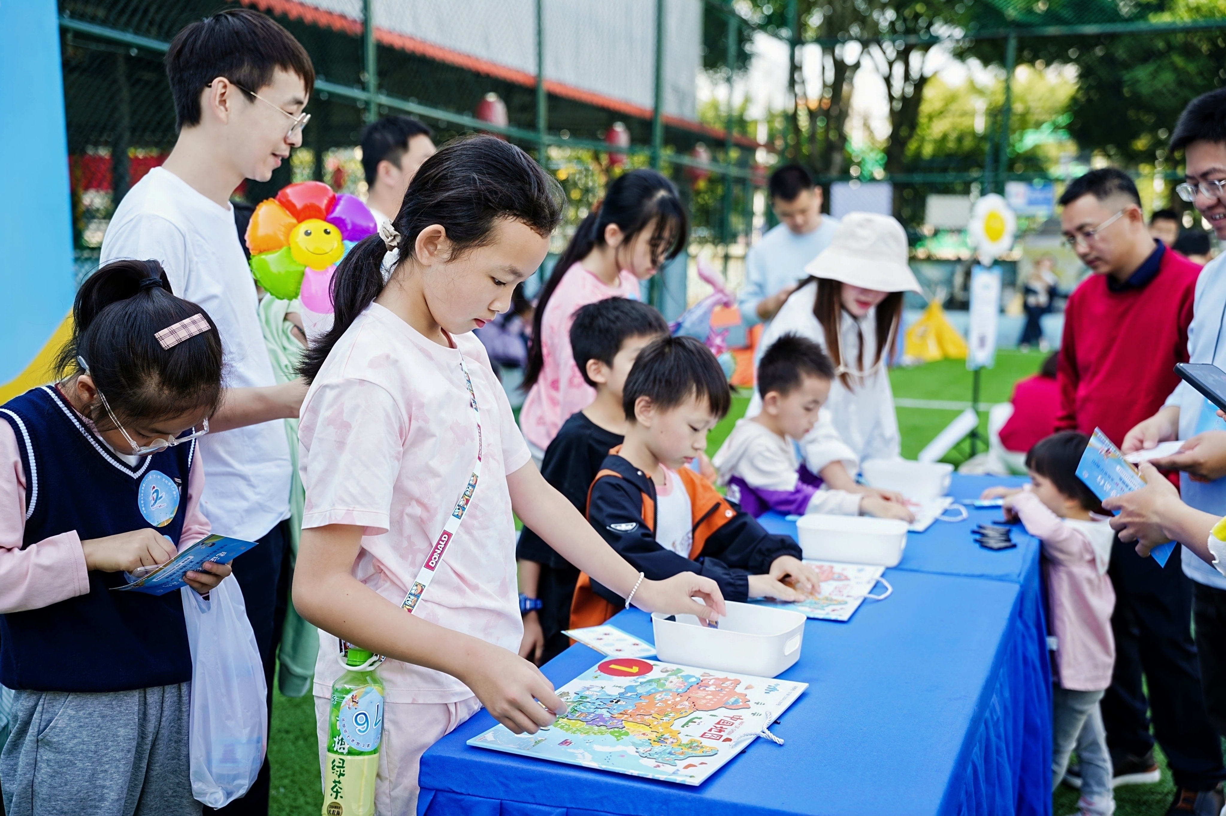 亲子游园会.jpg 亲子游园会.jpg