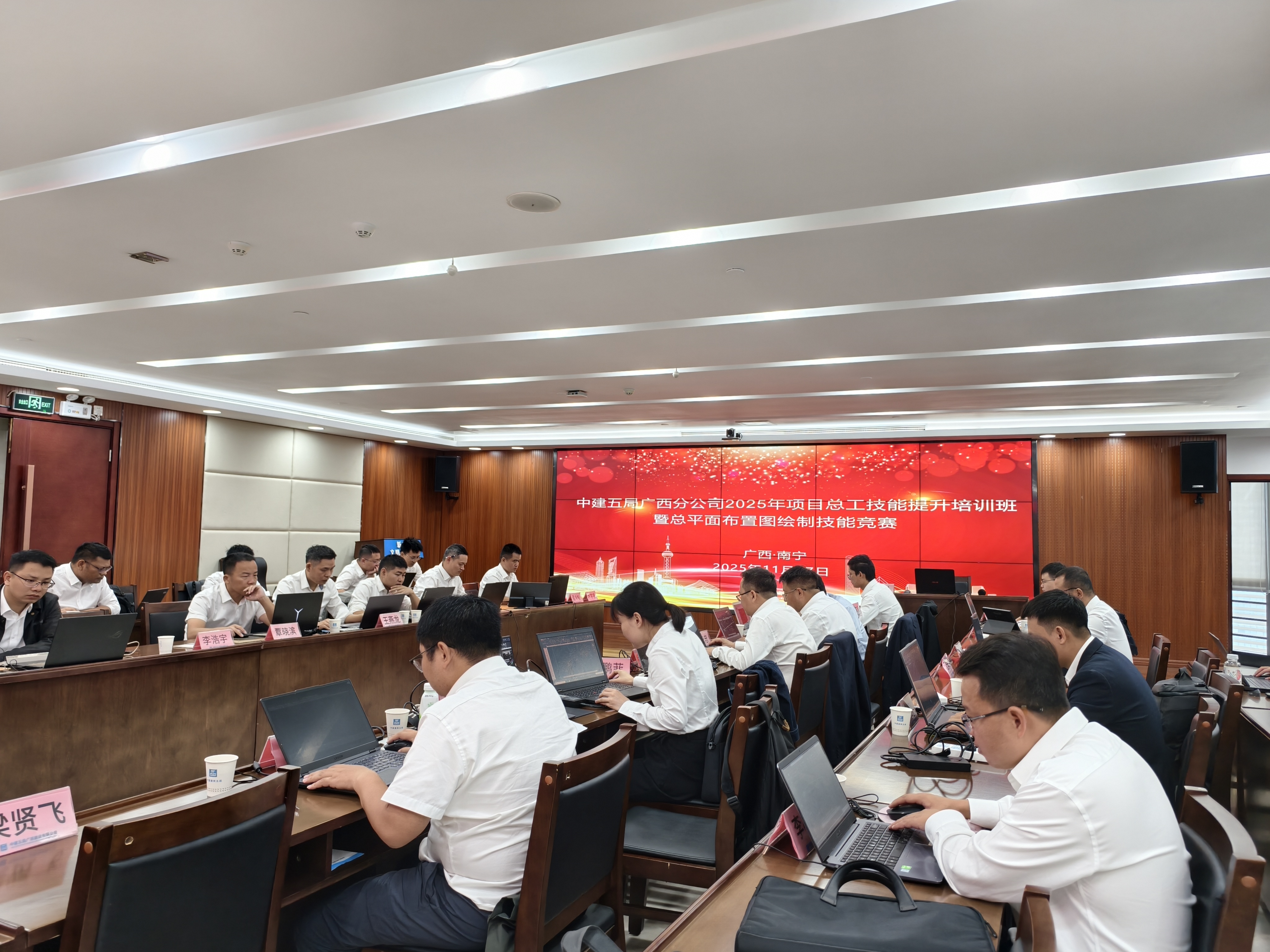 b5c3a6254f839e4f482b5f378dcdfefe.jpg b5c3a6254f839e4f482b5f378dcdfefe.jpg