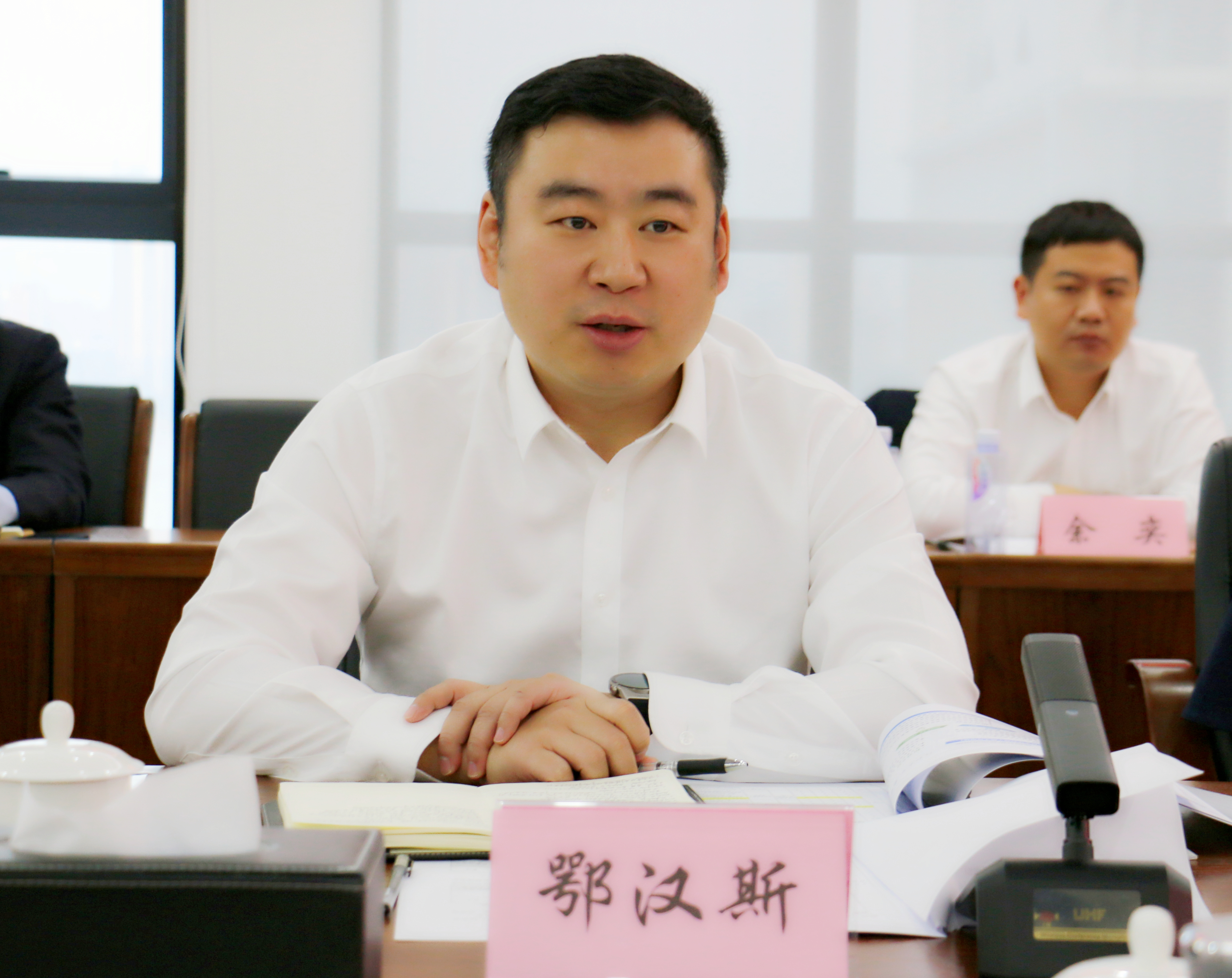 鄂汉斯讲话.jpg