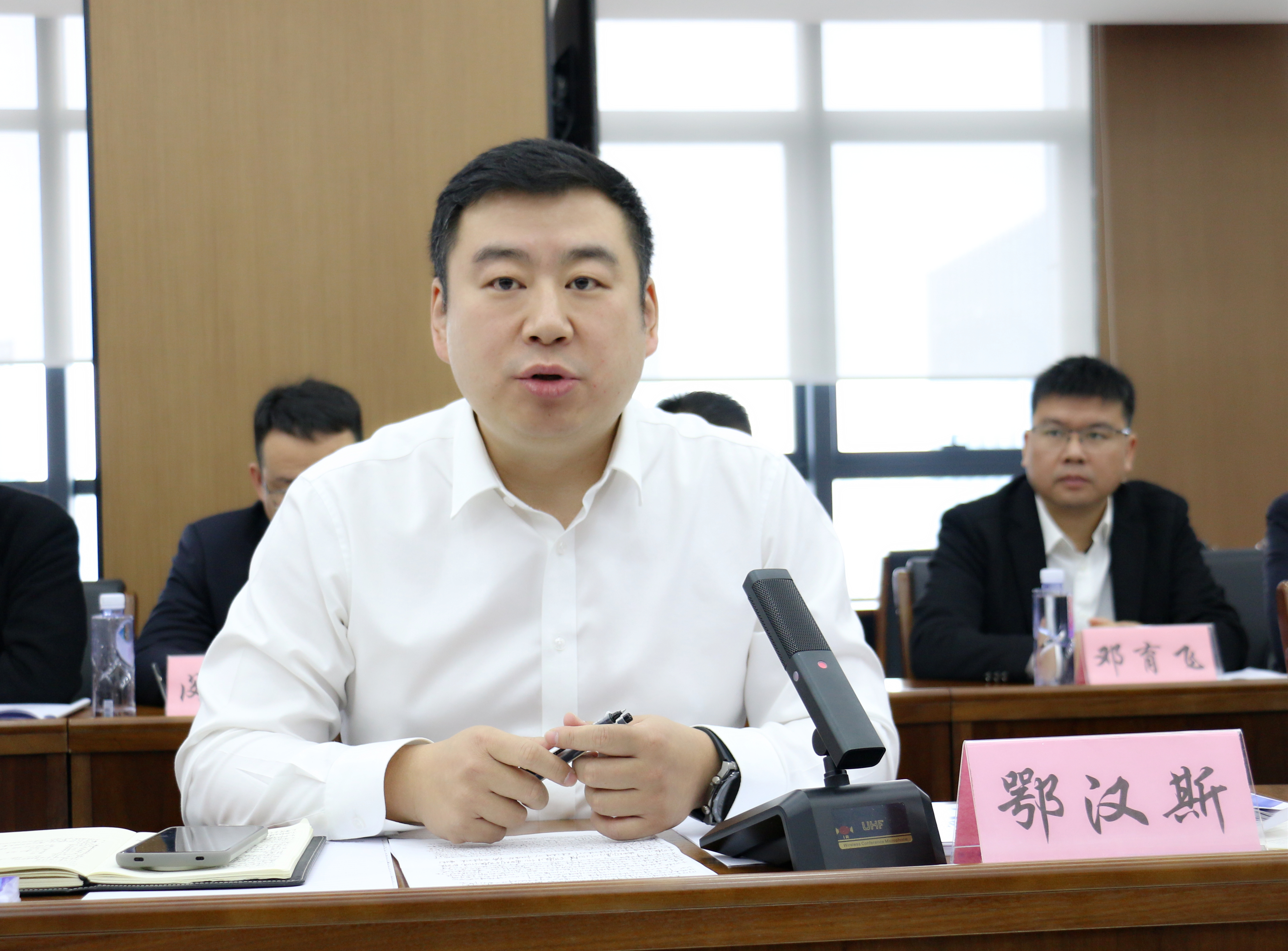鄂汉斯.jpg