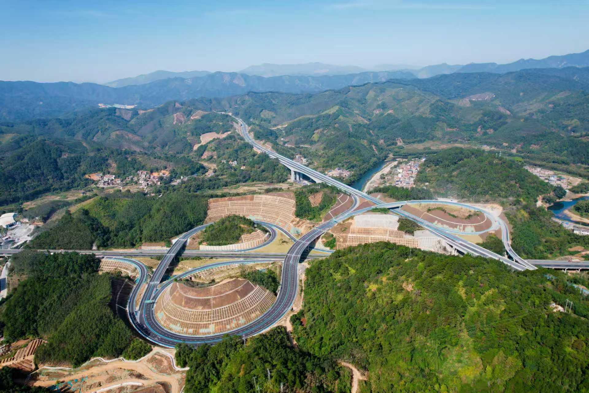 微信图片_20251229083929_307_304.jpg 微信图片_20251229083929_307_304.jpg